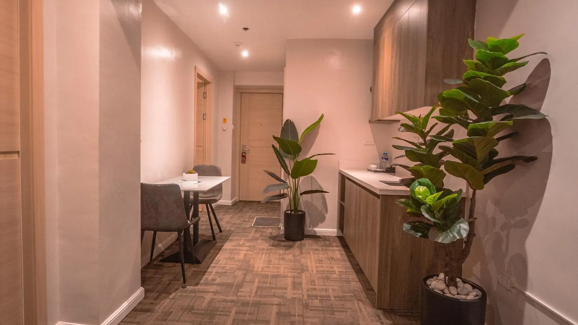 Snooze Inn & Suites Davao City Szálloda