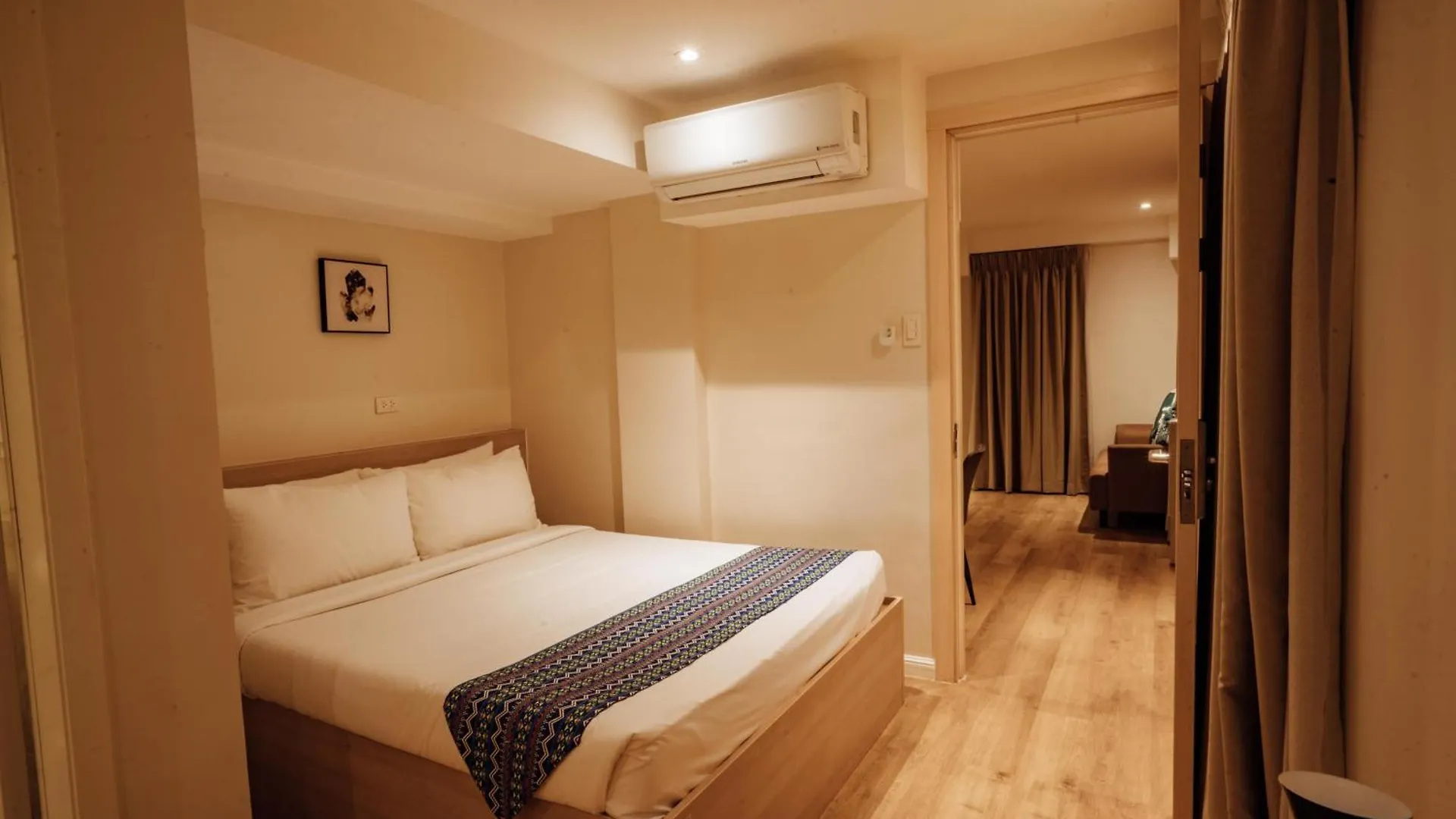 Snooze Inn & Suites Davao City