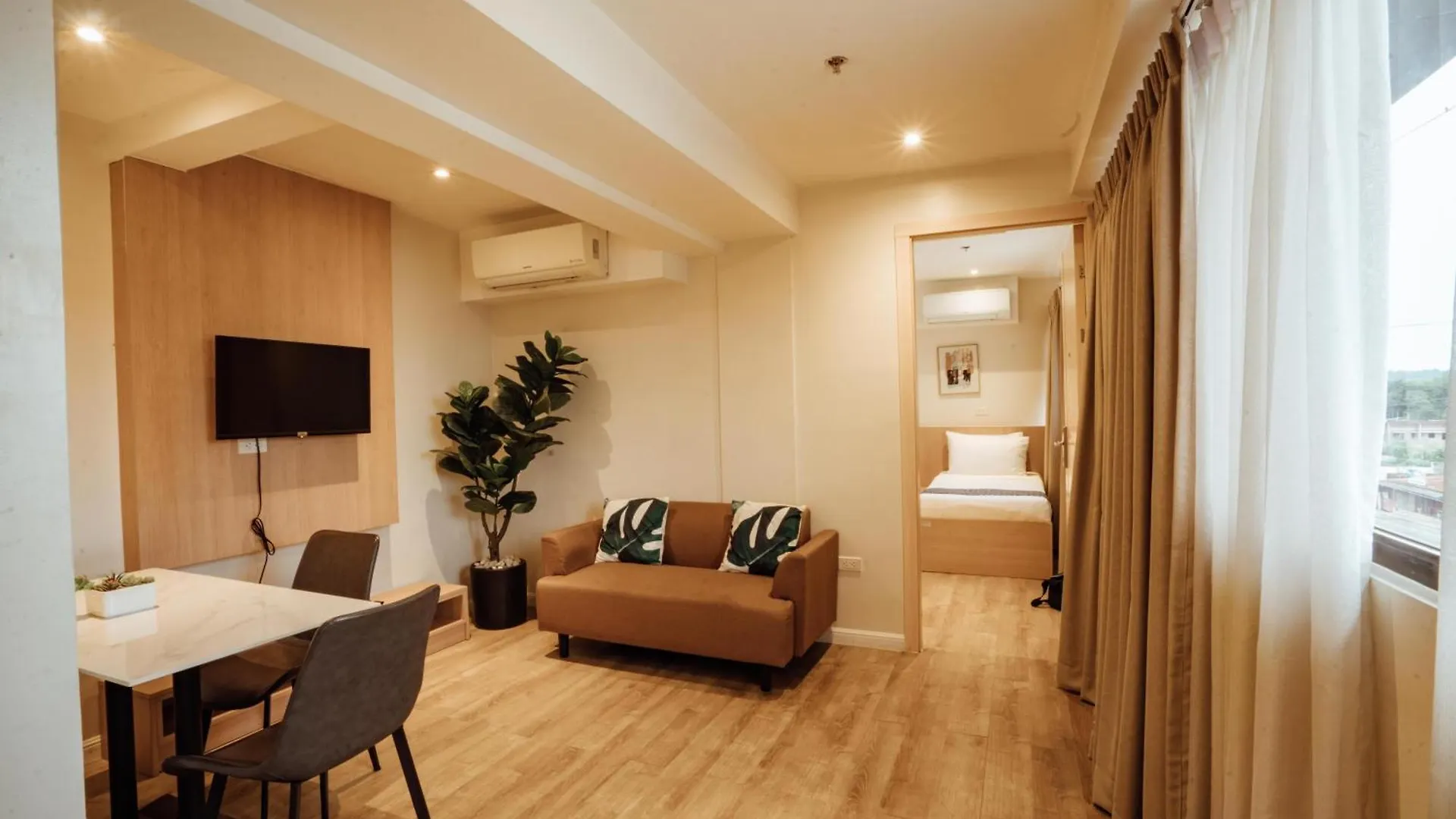 Snooze Inn & Suites Davao City 2*,