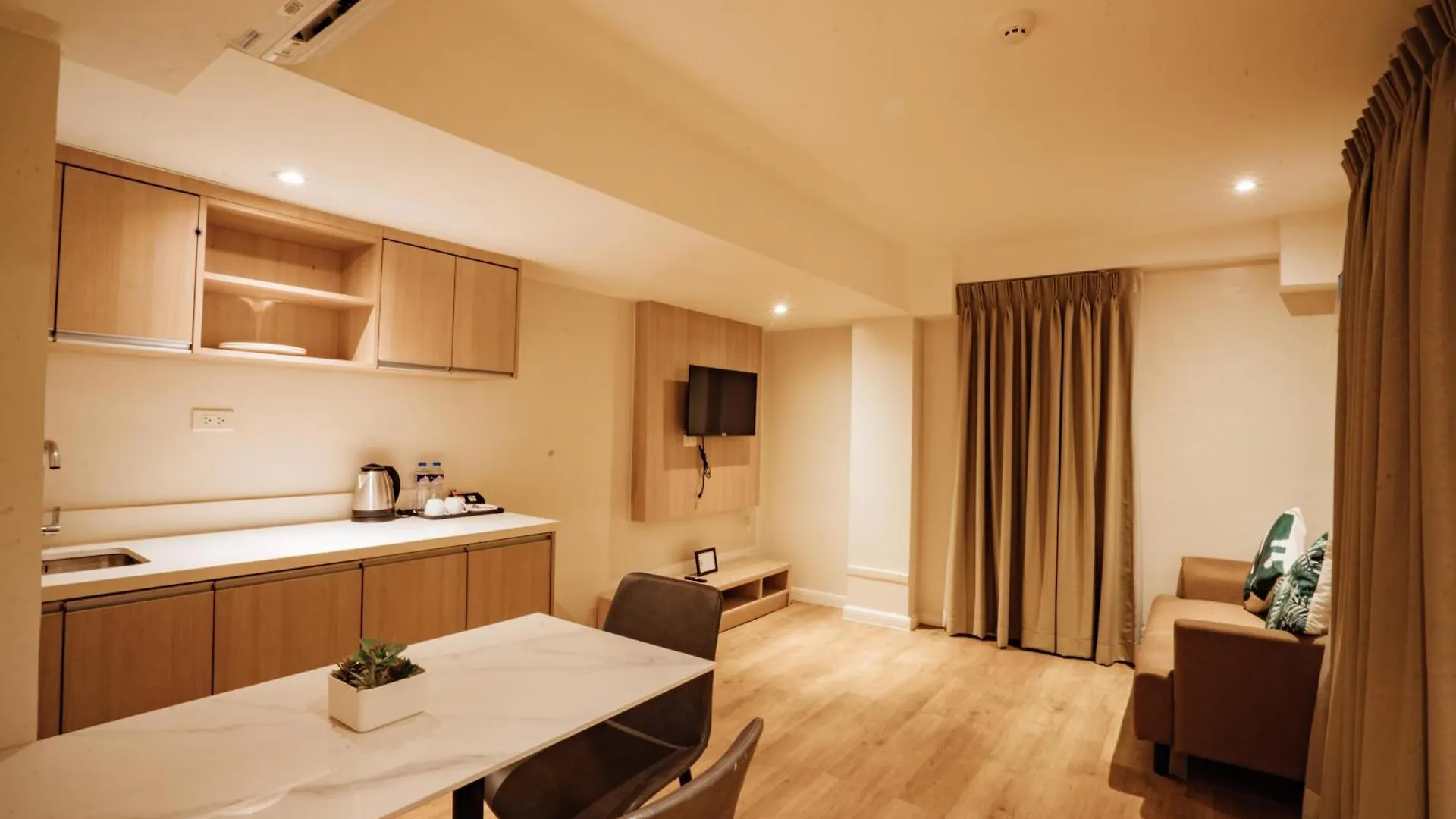 Snooze Inn & Suites Davao City Szálloda